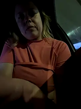 Snapshot of Blueskiiis3 chatting on 12/13/25, 11:21 Blueskiiis3 online show from 12/13/25, 11:21