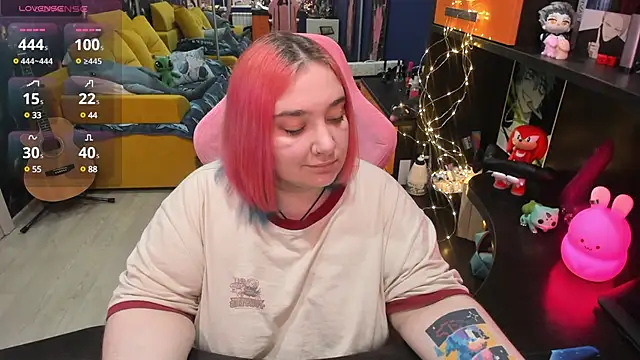 Softie Sofy online show from 02/19/25, 05:27