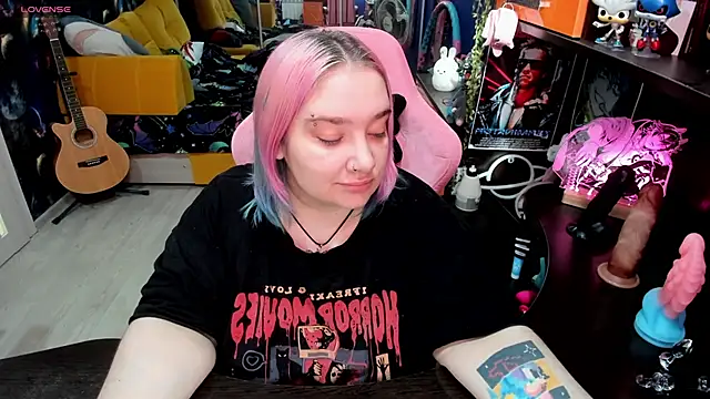 Softie Sofy online show from 09/19/25, 03:19