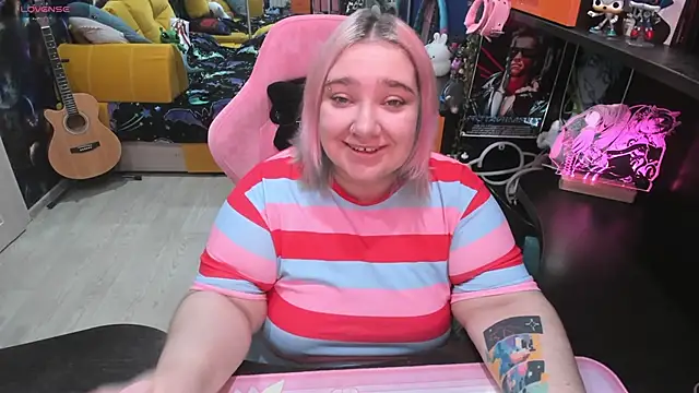 Softie Sofy online show from 09/25/25, 02:48