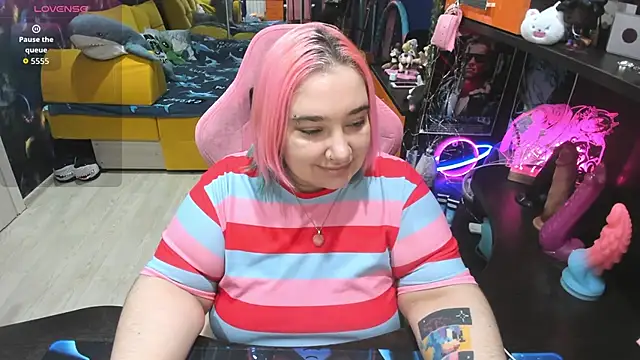 Snapshot of Softie_Sofy chatting on 01/17/26, 02:49 Softie Sofy online show from 01/17/26, 02:49