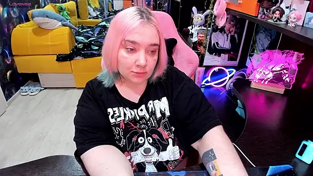 Softie Sofy online show from 04/27/26, 02:31