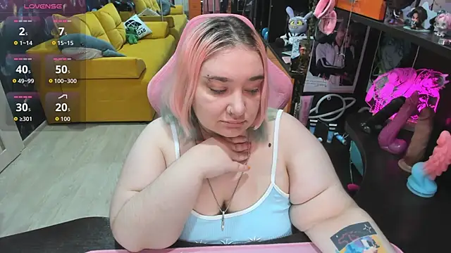 Softie Sofy online show from 06/06/26, 01:11