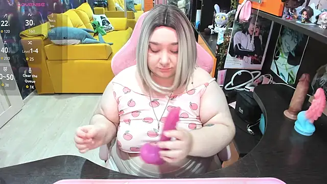 Softie Sofy online show from 06/28/26, 02:39