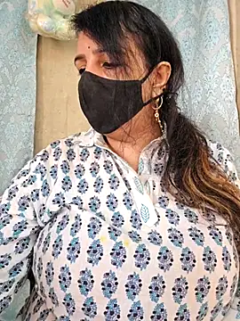 cute-tanvi online show from 10/17/25, 02:04