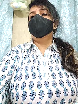 cute-tanvi online show from 10/25/25, 01:13