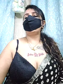 cute-tanvi online show from 11/07/25, 12:32