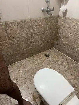 Snapshot of tusharvats60 chatting on 12/18/24, 05:59 tusharvats60 online show from 12/18/24, 05:59