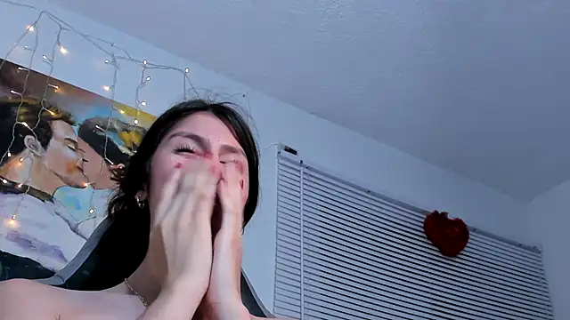 valeria gonzales  online show from 12/21/24, 07:45