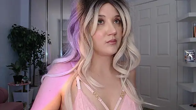 Snapshot of GoddessEmmy chatting on 03/05/26, 09:22 GoddessEmmy online show from 03/05/26, 09:22