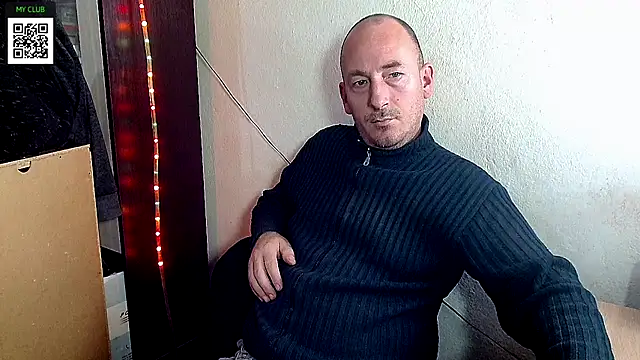 Snapshot of Johan___Barker chatting on 12/23/24, 01:35 Johan Barker online show from 12/23/24, 01:35