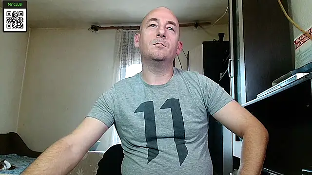 Snapshot of Johan___Barker chatting on 12/29/24, 01:17 Johan Barker online show from 12/29/24, 01:17