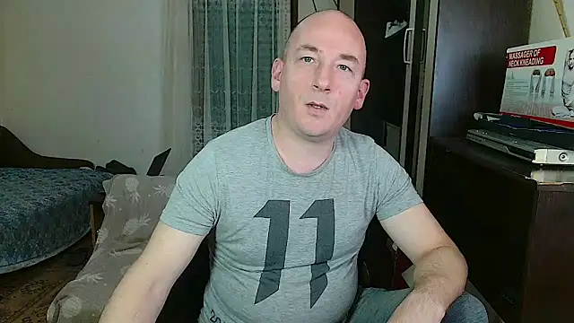 Snapshot of Johan___Barker chatting on 01/13/25, 08:26 Johan Barker online show from 01/13/25, 08:26