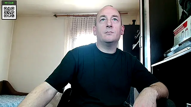 Snapshot of Johan___Barker chatting on 01/23/25, 10:43 Johan Barker online show from 01/23/25, 10:43