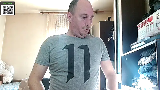 Snapshot of Johan___Barker chatting on 01/27/25, 12:48 Johan Barker online show from 01/27/25, 12:48