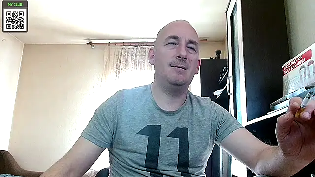 Snapshot of Johan___Barker chatting on 01/31/25, 12:29 Johan Barker online show from 01/31/25, 12:29