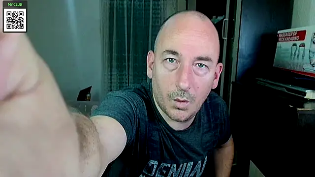 Snapshot of Johan___Barker chatting on 02/04/25, 06:36 Johan Barker online show from 02/04/25, 06:36