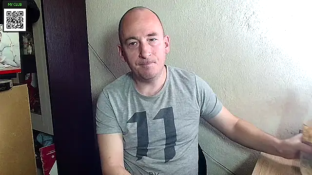 Snapshot of Johan___Barker chatting on 02/07/25, 04:24 Johan Barker online show from 02/07/25, 04:24