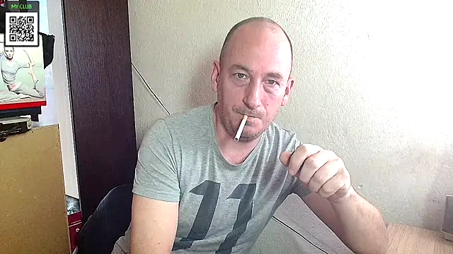 Snapshot of Johan___Barker chatting on 02/10/25, 02:16 Johan Barker online show from 02/10/25, 02:16