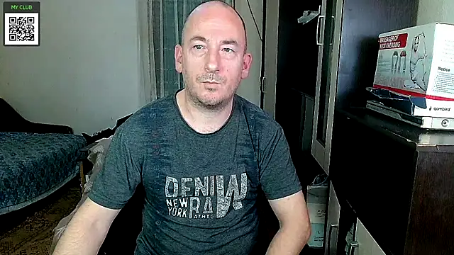 Snapshot of Johan___Barker chatting on 02/17/25, 07:04 Johan Barker online show from 02/17/25, 07:04