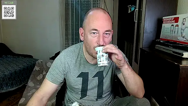 Snapshot of Johan___Barker chatting on 03/10/25, 08:37 Johan Barker online show from 03/10/25, 08:37