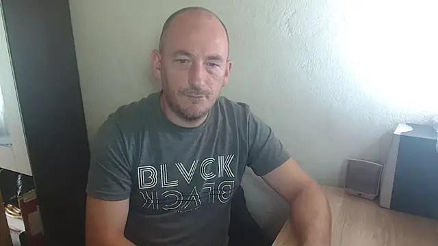 Snapshot of Johan___Barker chatting on 09/30/25, 10:42 Johan Barker online show from 09/30/25, 10:42