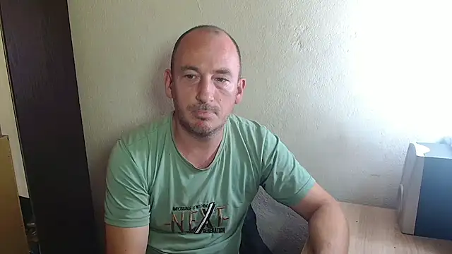 Snapshot of Johan___Barker chatting on 10/27/25, 12:42 Johan Barker online show from 10/27/25, 12:42