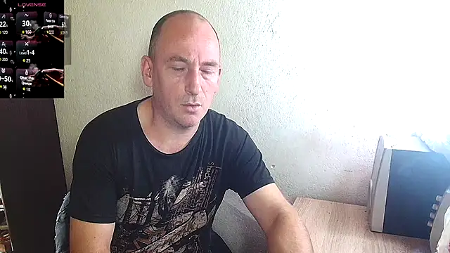 Snapshot of Johan___Barker chatting on 11/12/25, 01:00 Johan Barker online show from 11/12/25, 01:00