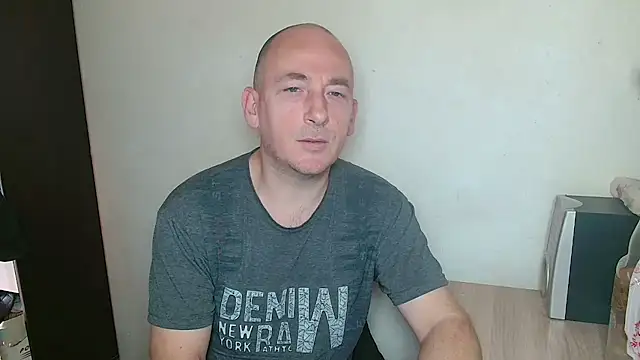 Snapshot of Johan___Barker chatting on 12/16/25, 11:04 Johan Barker online show from 12/16/25, 11:04