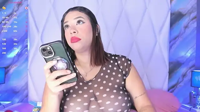 Snapshot of DanniaMonroee chatting on 06/16/26, 11:35 DanniaMonroee online show from 06/16/26, 11:35