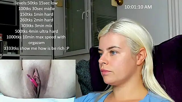 Snapshot of queenofthenighttt chatting on 10/28/25, 09:02 queenofthenighttt online show from 10/28/25, 09:02