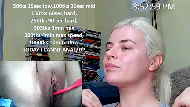 Snapshot of queenofthenighttt chatting on 01/10/26, 02:52 queenofthenighttt online show from 01/10/26, 02:52