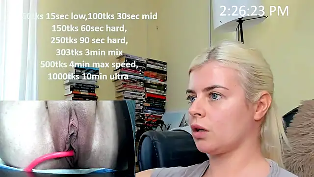 Snapshot of queenofthenighttt chatting on 01/17/26, 01:27 queenofthenighttt online show from 01/17/26, 01:27