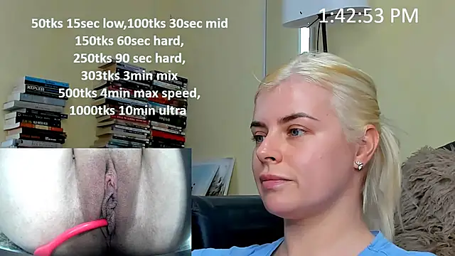 Snapshot of queenofthenighttt chatting on 02/03/26, 12:43 queenofthenighttt online show from 02/03/26, 12:43