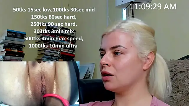 Snapshot of queenofthenighttt chatting on 02/04/26, 10:10 queenofthenighttt online show from 02/04/26, 10:10