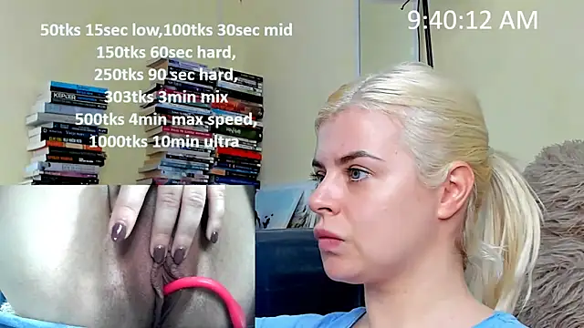 Snapshot of queenofthenighttt chatting on 02/08/26, 08:40 queenofthenighttt online show from 02/08/26, 08:40