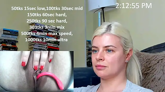 Snapshot of queenofthenighttt chatting on 02/20/26, 01:11 queenofthenighttt online show from 02/20/26, 01:11