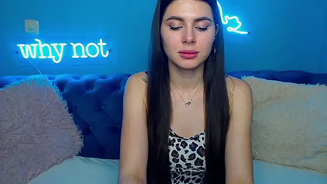 Snapshot of ViollinaLove chatting on 01/18/25, 11:54 ViollinaLove online show from 01/18/25, 11:54
