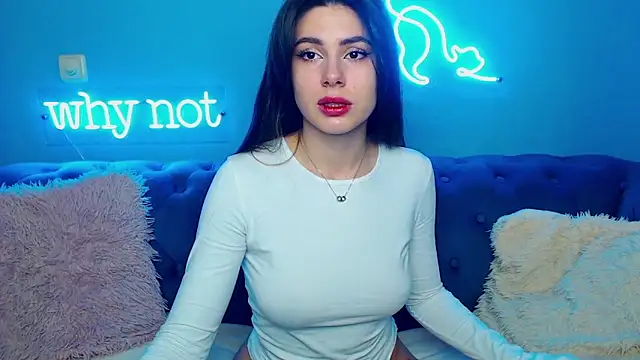 Snapshot of ViollinaLove chatting on 03/22/25, 05:39 ViollinaLove online show from 03/22/25, 05:39