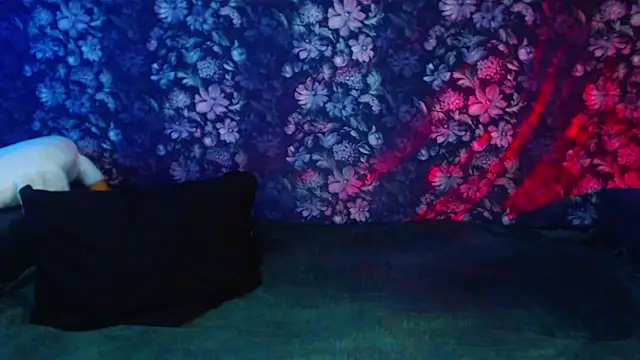 ViollinaLove online show from 11/25/25, 08:53