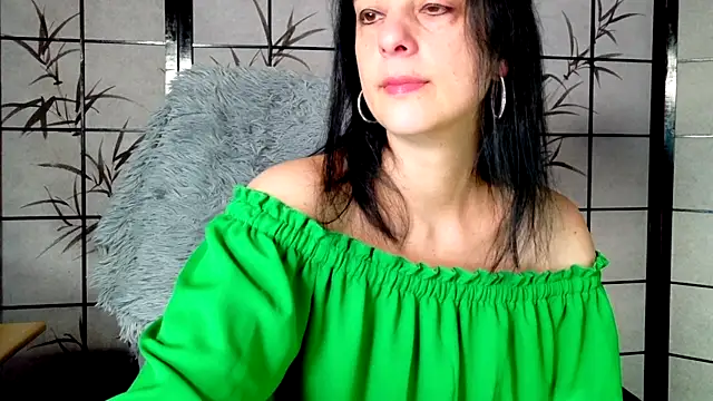 Snapshot of _Sweetlonglips_ chatting on 01/13/26, 05:57 Sweetlonglips online show from 01/13/26, 05:57