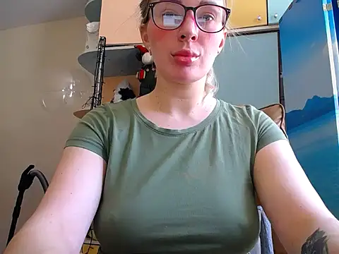 Snapshot of miaa_sunn chatting on 02/01/26, 12:37 miaa sunn online show from 02/01/26, 12:37