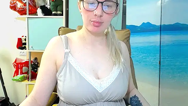 Snapshot of miaa_sunn chatting on 02/26/26, 11:42 miaa sunn online show from 02/26/26, 11:42