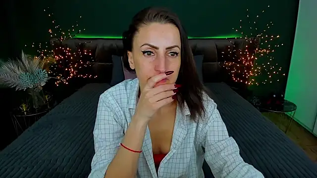 Rebecca Diamond online show from 02/12/25, 12:55