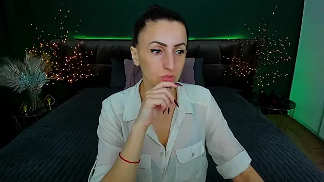 Rebecca Diamond online show from 03/06/25, 06:41