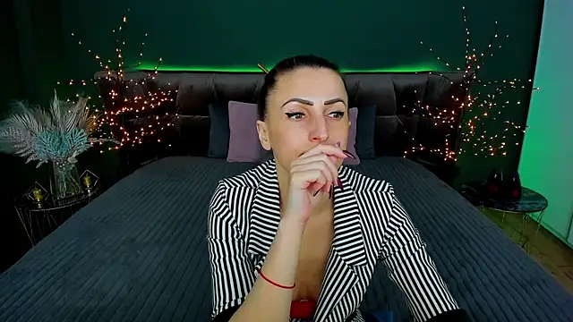 Rebecca Diamond online show from 03/16/25, 09:27