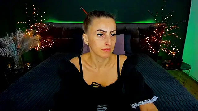 Rebecca Diamond online show from 10/02/25, 05:14