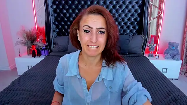 Snapshot of Rebecca_Diamond chatting on 06/23/26, 05:49 Rebecca Diamond online show from 06/23/26, 05:49