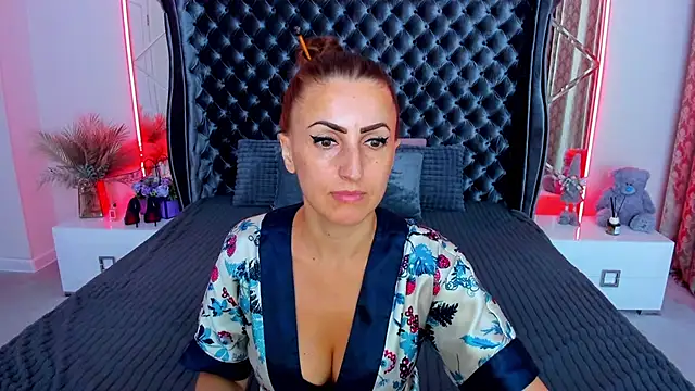 Snapshot of Rebecca_Diamond chatting on 07/22/26, 05:54 Rebecca Diamond online show from 07/22/26, 05:54