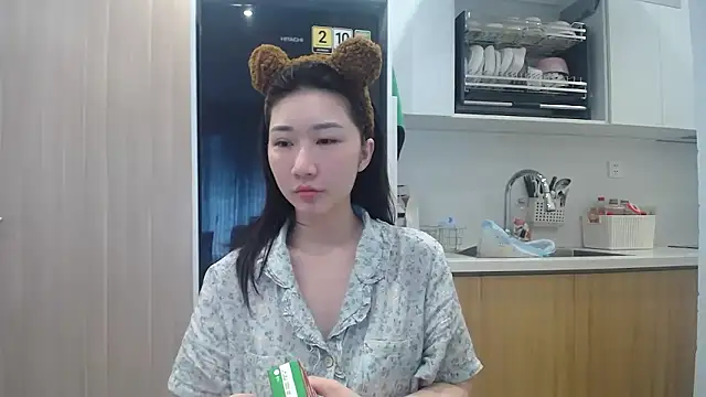 Snapshot of Asiagirll chatting on 05/07/26, 01:33 Asiagirll online show from 05/07/26, 01:33